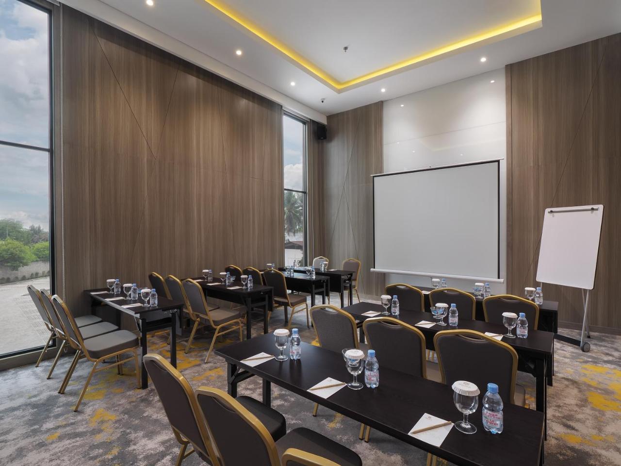 Arosa Hotel Jakarta Exterior foto